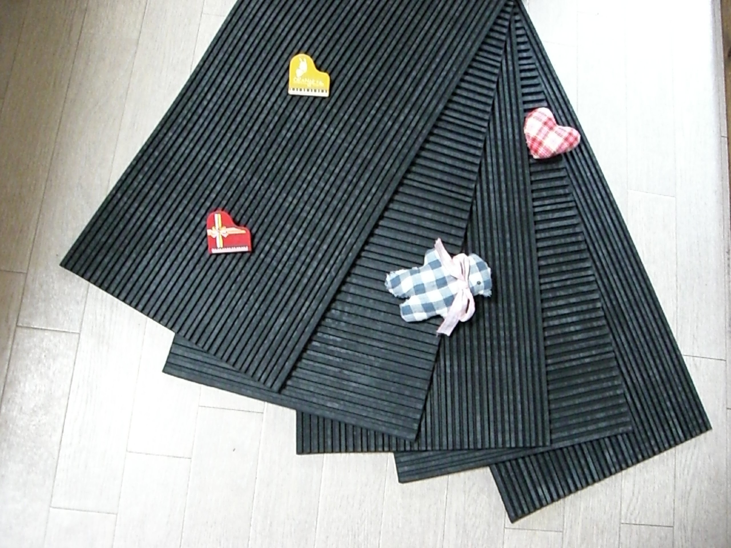 Amazon.co.jp: エレクトーン防音 防振マット 1cm（厚み）×30.3cm